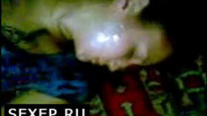 Брат обкончал лицо пьяной казахской девушки и снял на камеру